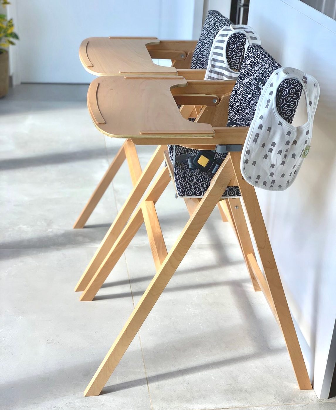 Chaises hautes en bois