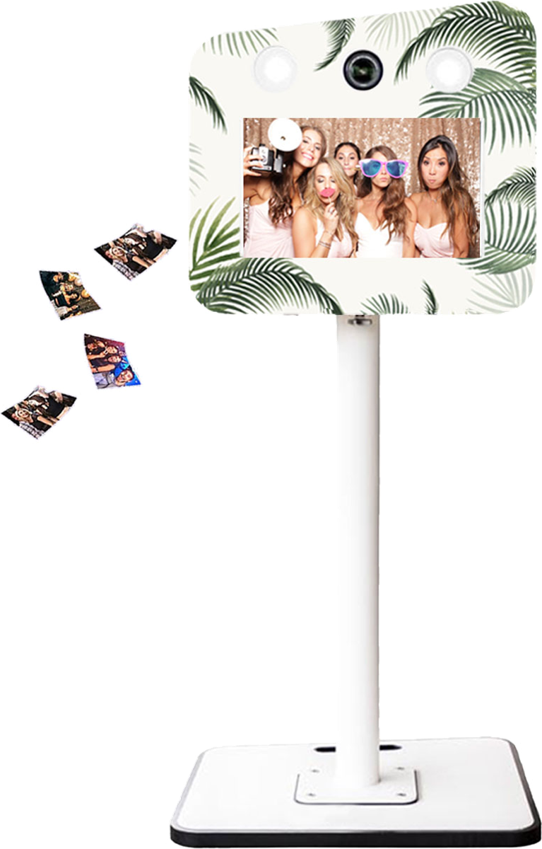 Photobooth blanc à motif palmes sur fond blanc